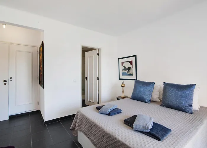 Kyara House アパート