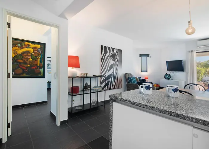 Апартаменти Kyara House Албуфейра